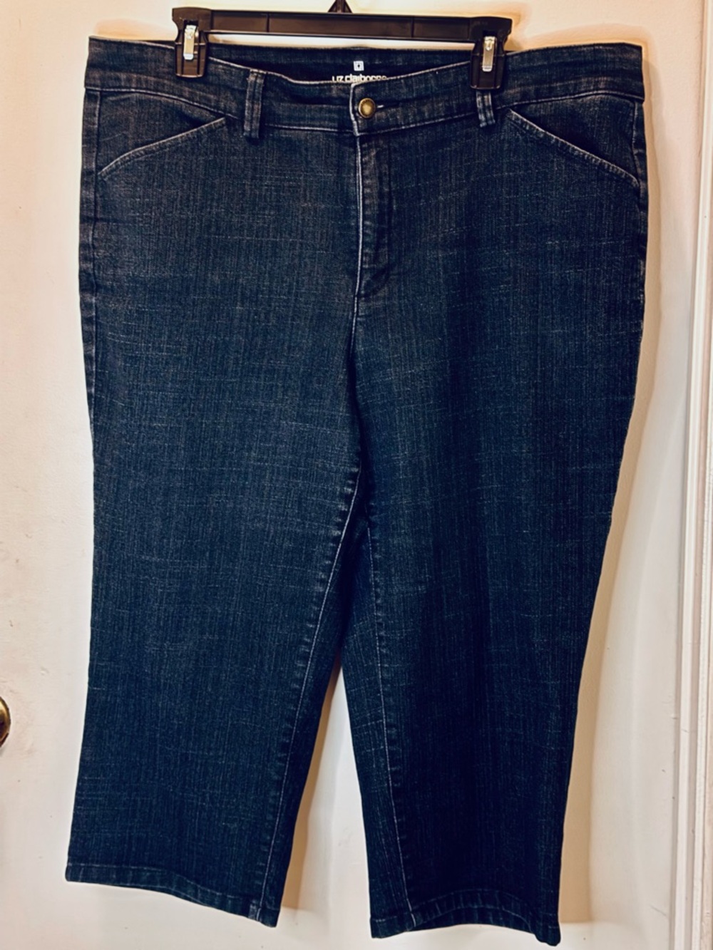 Liz Claiborne Women’s Classic Fit Dark Blue Cropped Denim Stretch Jeans